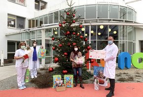 Spendenübergabe an das Mukoviszidosezentrum der KUNO Klinik St. Hedwig (Foto: Krankenhaus Barmherzige Brüder Regensburg)