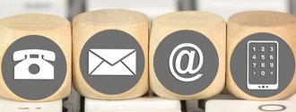 Kontakt (Foto: MH | fotolia.com) Kontaktsymbole auf Würfeln