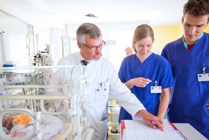 Visite Neonatologie (Foto: Carolin Jacklin) Visite Neonatologie