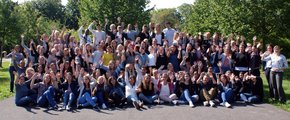 Neuer Jahrgang Berufsfachschule 2017 (Foto: Krankenhaus Barmherzige Brüder Regensburg) 104 neue Auszubildende starten an den Berufsfachschulen der Barmherzigen Brüder Regensburg.
