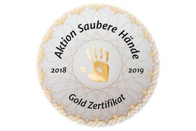Das Krankenhaus wurde als erstes und bislang einziges in Bayern in diesem Jahr mit dem Gold-Zertifikat von der Bundes-Aktion „Saubere Hände“ ausgezeichnet.