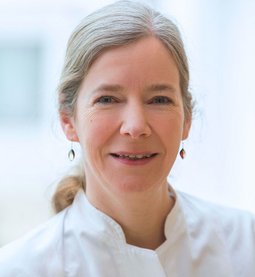 Foto von Dr. Annette Keller-Wackerbauer, Oberärztin der Klinik und Poliklinik für Kinder- und Jugendmedizin