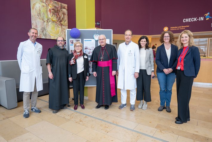 Der Bischof zu Besuch in der Hedwigsklinik (Foto: Sarah Tümmler) Der Bischof zu Besuch in der Hedwigsklinik